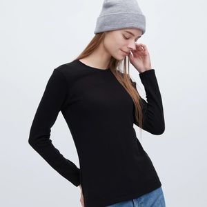 Uniqlo Heattech Ultra Warm Crew Neck Long Sleeve T-Shirt